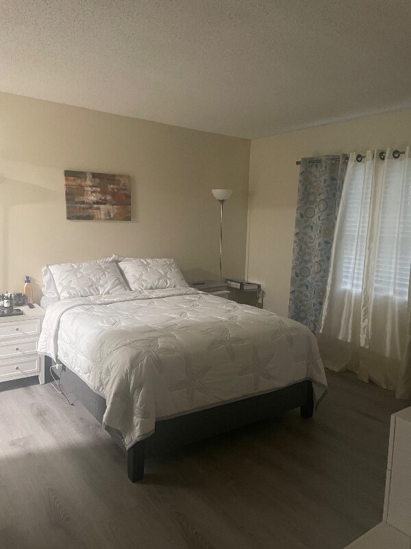 Foto principal - 1630 Embassy Dr