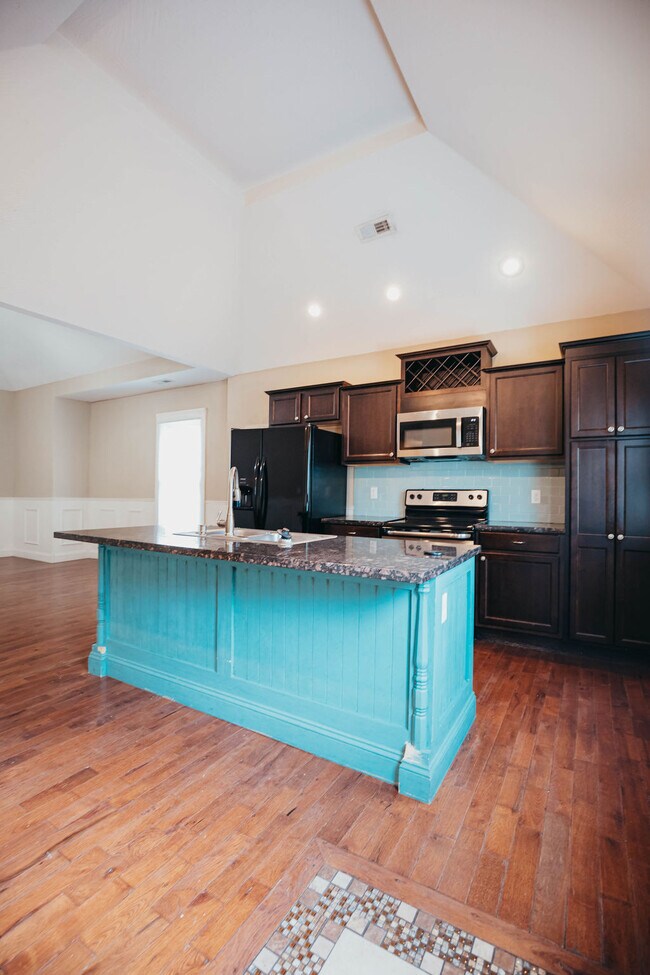 Foto del edificio - 1046 E Walnut St