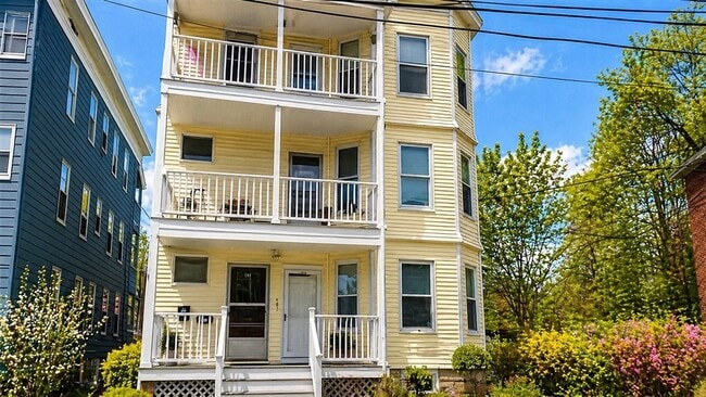 Foto del edificio - 37 Waverly St