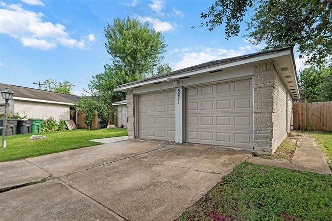 Foto del edificio - 5231 Wickview Ln