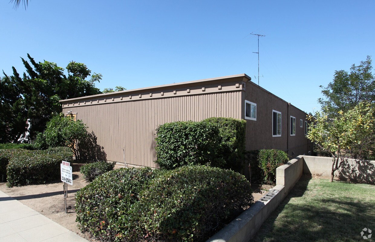 Building Photo - 4620 4th St