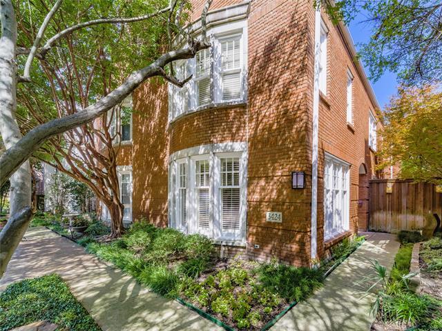 Foto del edificio - 3424 Binkley Ave