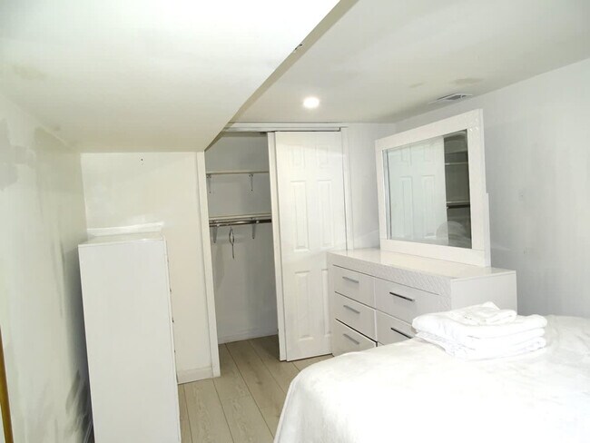 Foto del edificio - 7 Scannell Rd