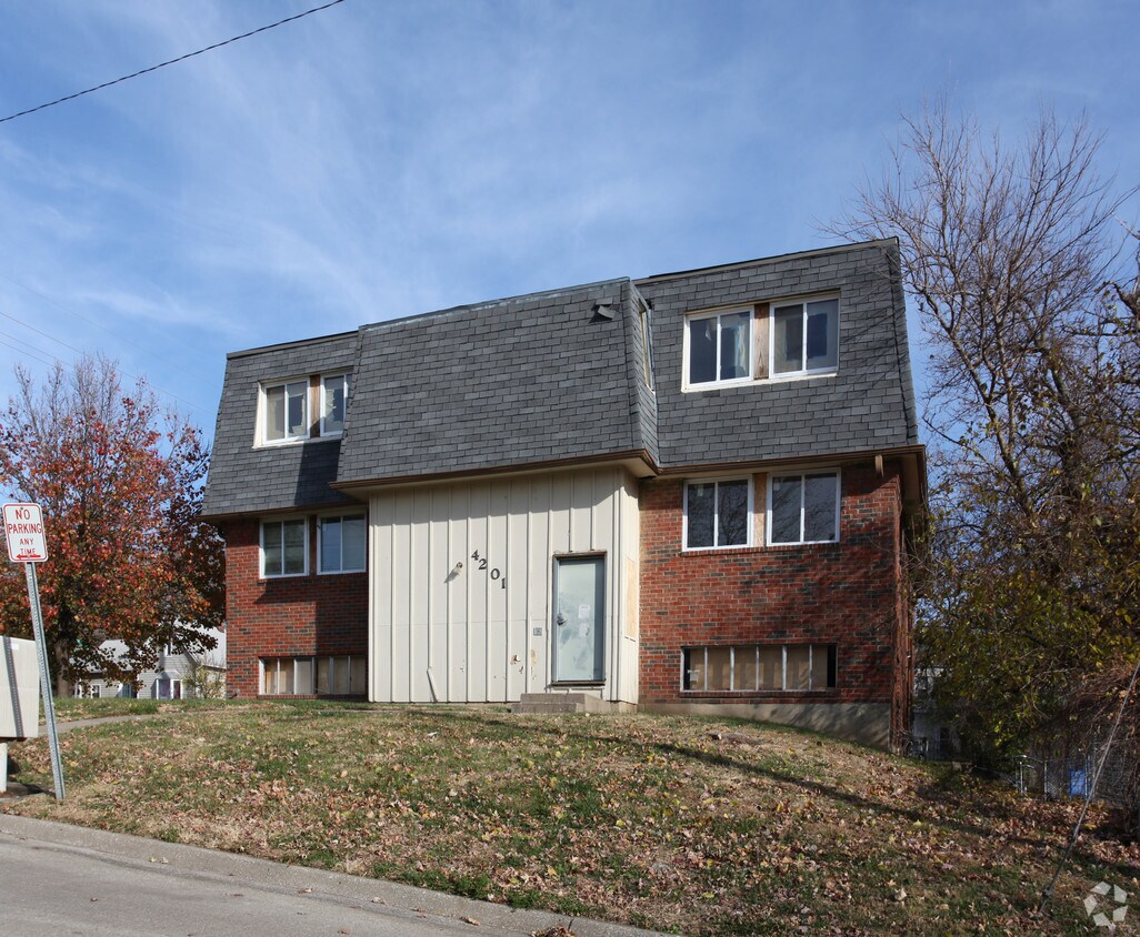 Building Photo - 4201 S Minnie St