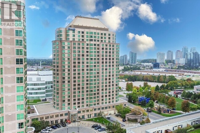 Building Photo - 11-611 Lee Centre Dr