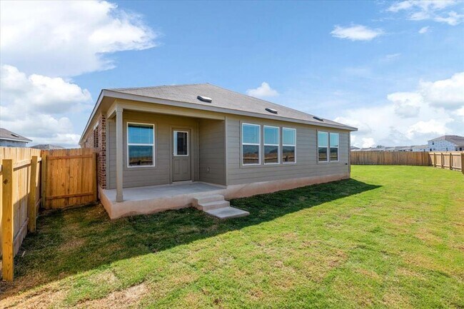Building Photo - 425 Escondido Cir