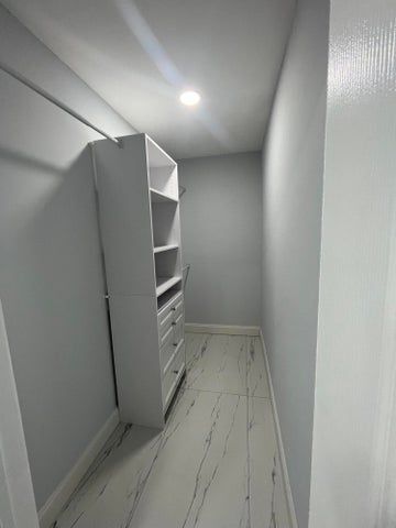 Foto del edificio - 1720 SW 13th St