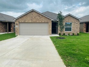 Building Photo - 305 Cres Park Dr