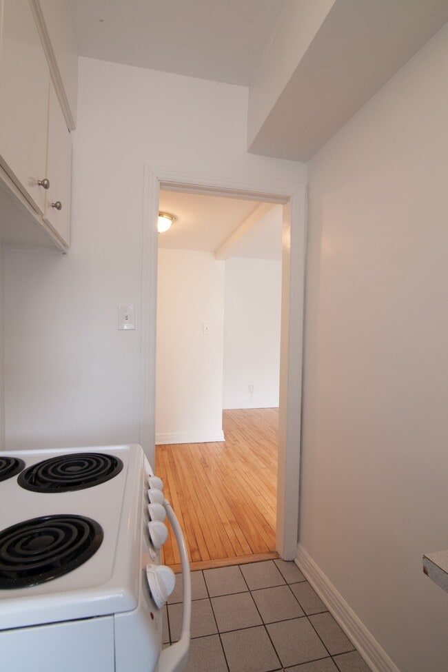 Photo du bâtiment - 10 Av. Rosemount