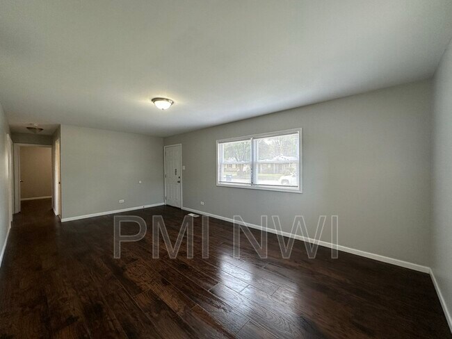 Building Photo - 607 Taney St