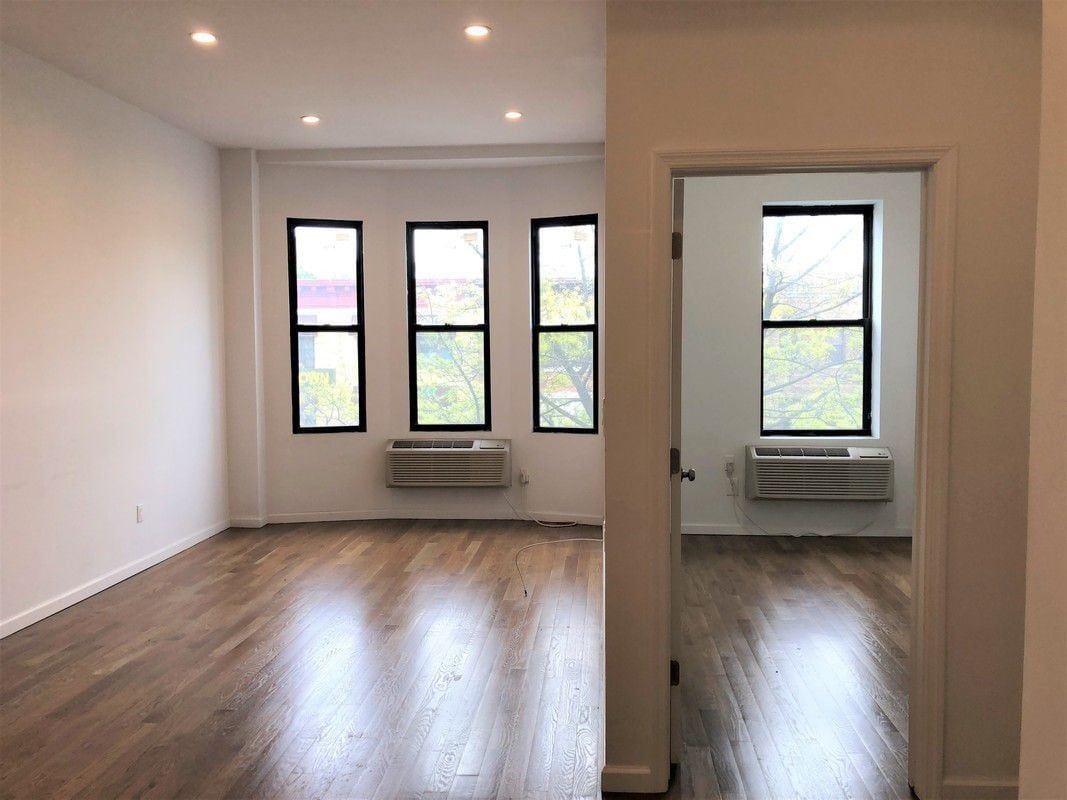 Primary Photo - 1481 Flatbush Ave