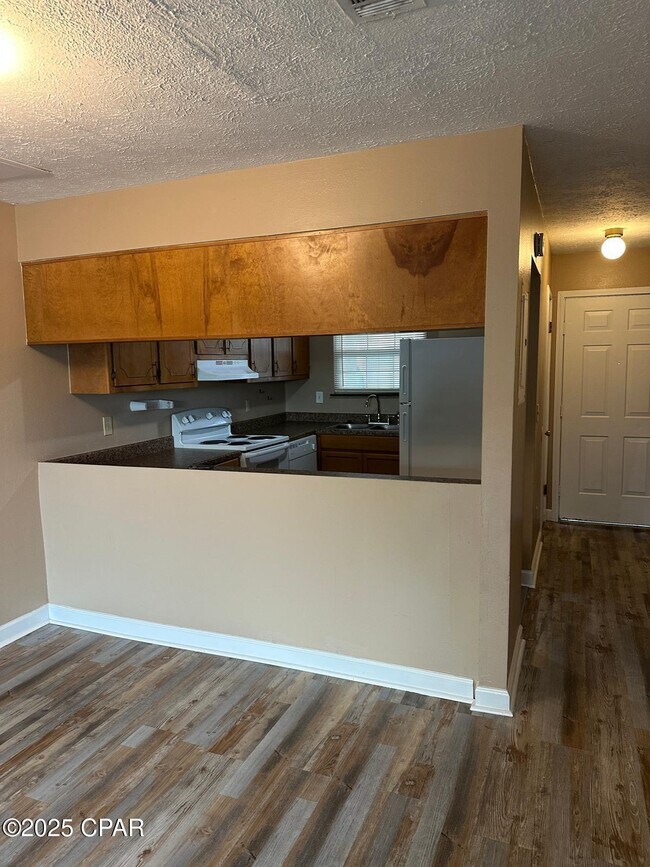 Foto del edificio - 6913 Cherry St