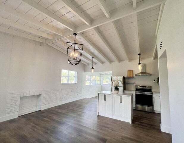 Foto del edificio - 212 NE Entrada Ave