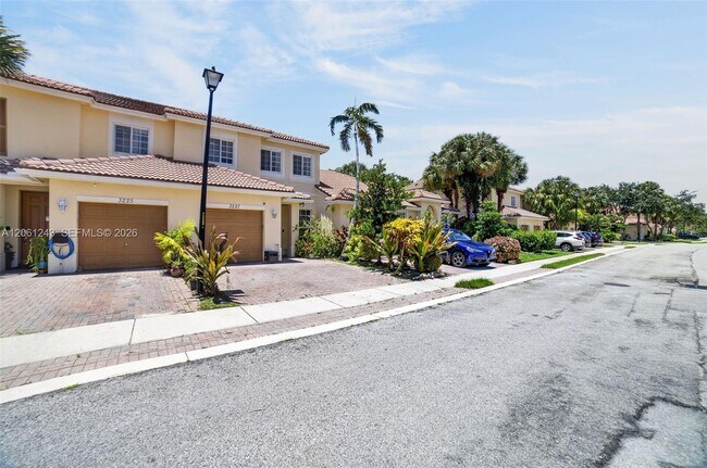 Foto del edificio - 3227 NW 32nd Terrace