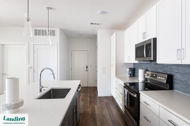 Foto del edificio - 5511 Caprock Smt Dr