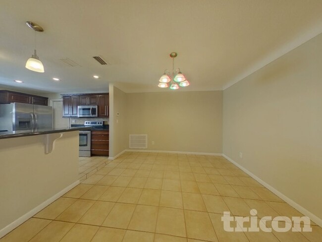 Building Photo - 1337 Hamlin Dr