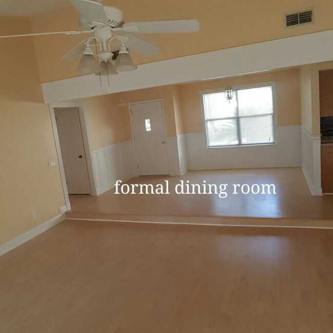 Foto del edificio - 1640 Lemonwood Rd