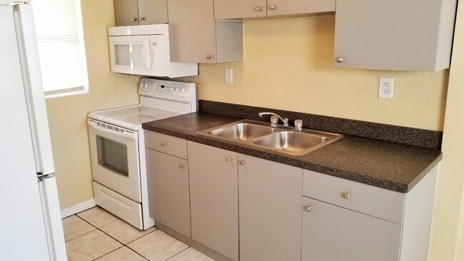 Foto del edificio - 2176 Highland Ave