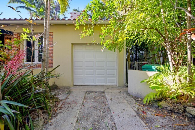 Foto del edificio - 720 NE 75th St