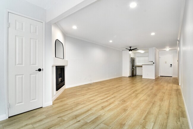Foto del edificio - 5515 Canoga Ave