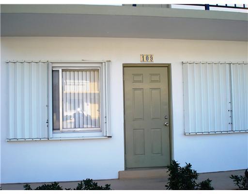 Building Photo - 2920 Cynthia Ln
