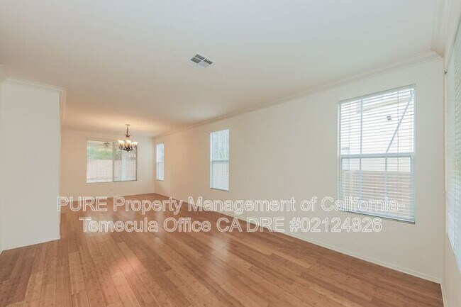 Foto del edificio - 23641 Groveland Pl