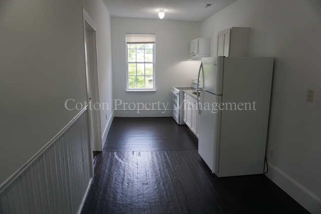 Building Photo - 2BR/1BA Downtown Wilmington Near Brooklyn ...