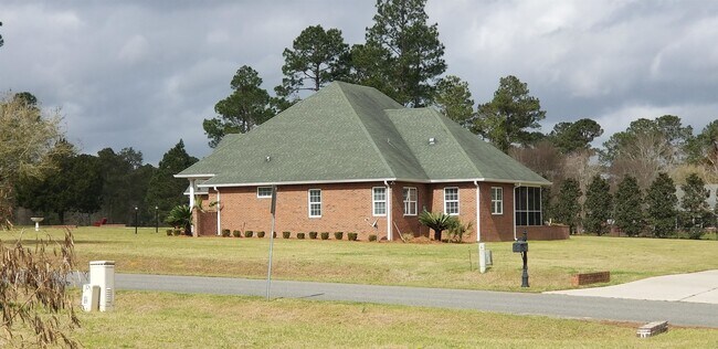 Foto del edificio - 565 Twin Ponds Dr