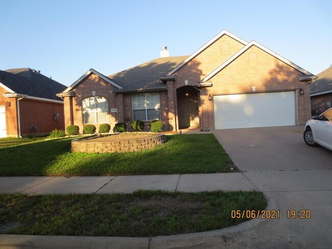 Building Photo - 4836 Gloucester Dr