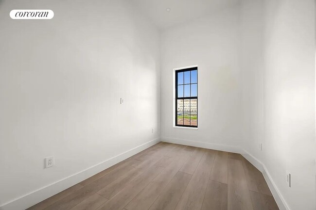 Building Photo - 266 Stagg St