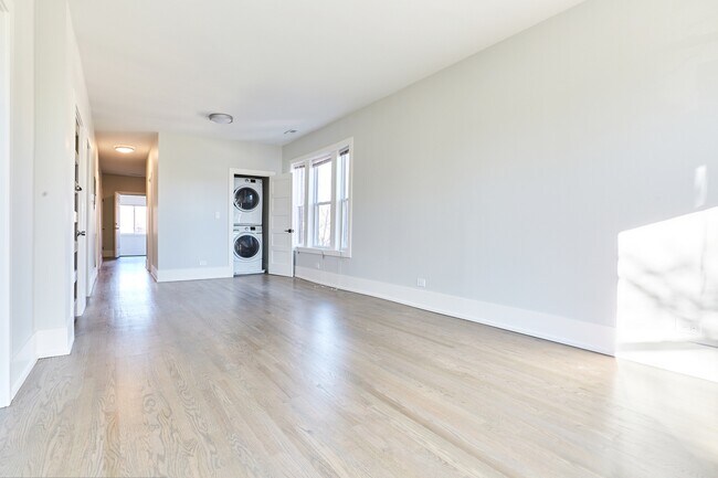 Foto del edificio - 2224 N Kimball Ave