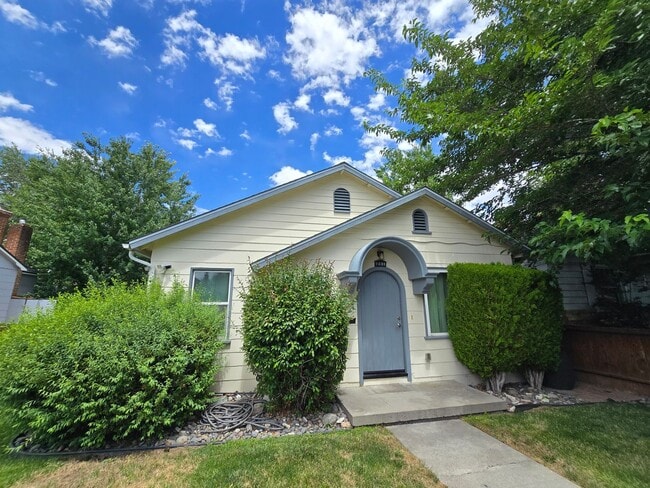 Building Photo - Charming 3-Bedroom Home in Old Southwest Reno