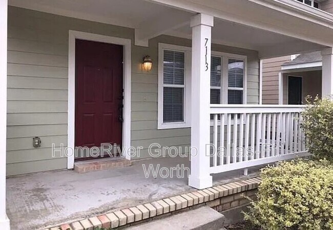 Foto del edificio - 7113 Planters Row Dr