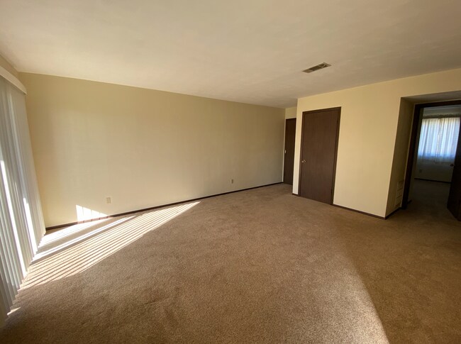 Living Room - 1106 8th Street Ct