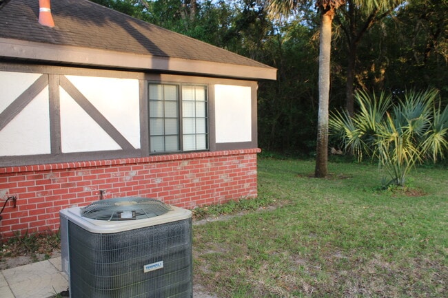 Foto del edificio - 2030 N Carpenter Rd