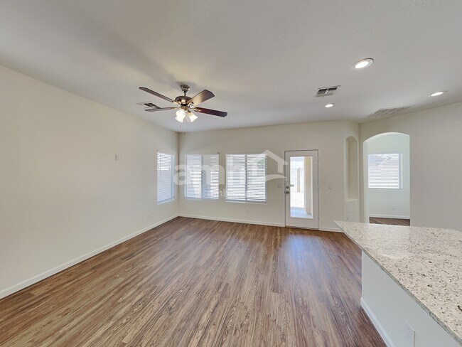 Foto del edificio - 2833 E Morenci Rd