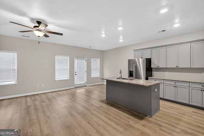 Building Photo - 7151 Chara Ln