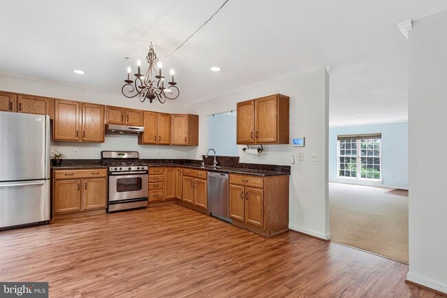 Building Photo - 616 Bellerive Ct