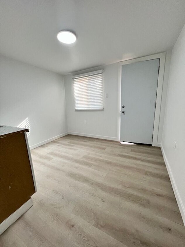 10537 Crenshaw Ops Apartments in Inglewood, CA Westside Rentals