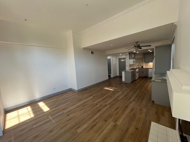 Building Photo - Beautifully shaded 2 bed 2 bath condo