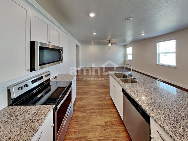Foto del edificio - 2983 E S Village Dr