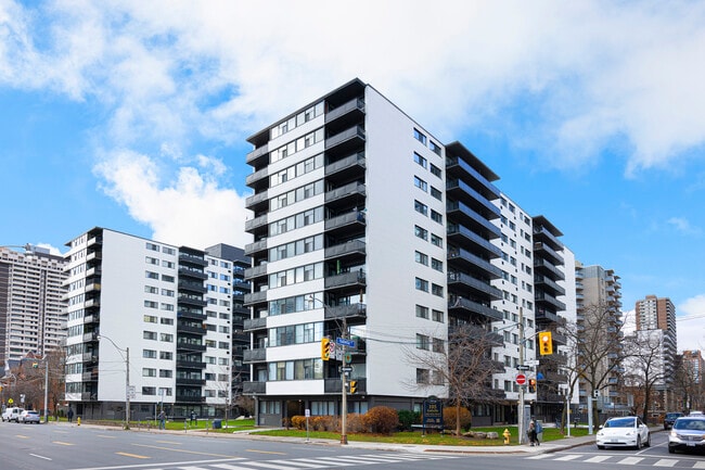 Building Photo - Isabella
