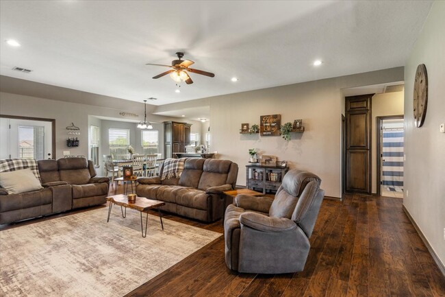 Foto del edificio - 8398 SW Sun Valley Dr