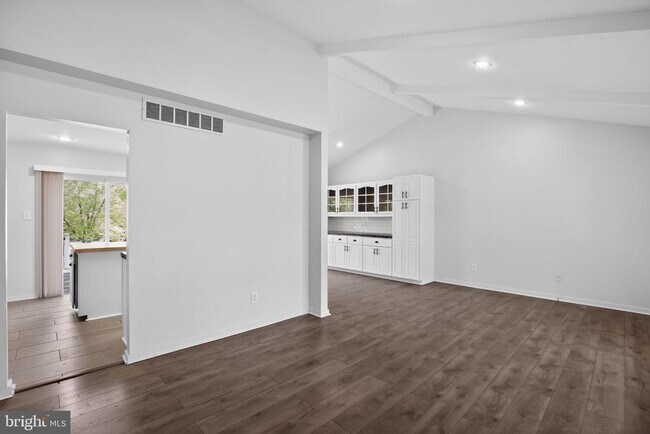Foto del edificio - 9276 Soaring Hill Rd