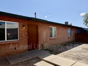 Building Photo - 1044 S 4th Ave