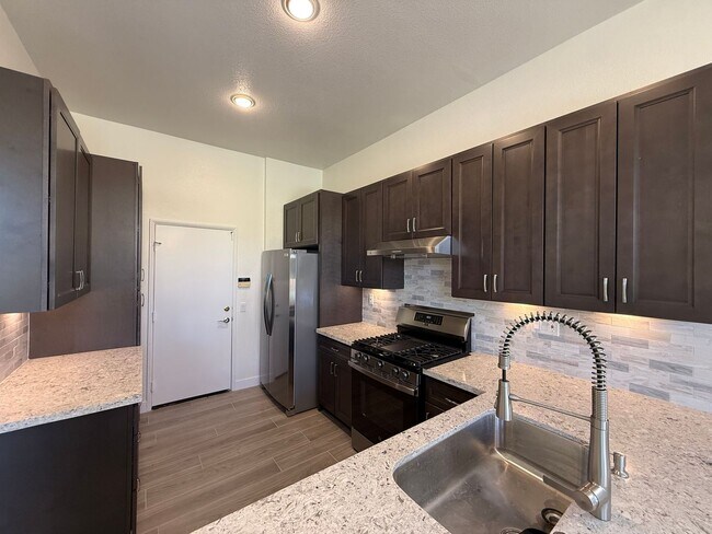 Foto del edificio - Amazing 3B/2.5BA House in Mira Mesa for Rent!