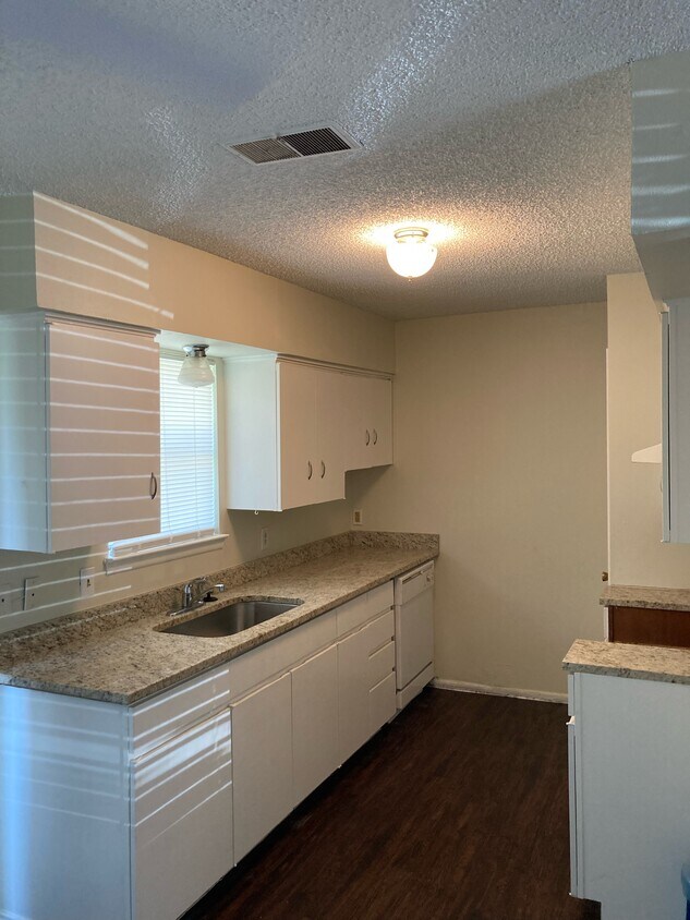 1011 Terry Way, Carrollton, TX 75006 House Rental in Carrollton, TX