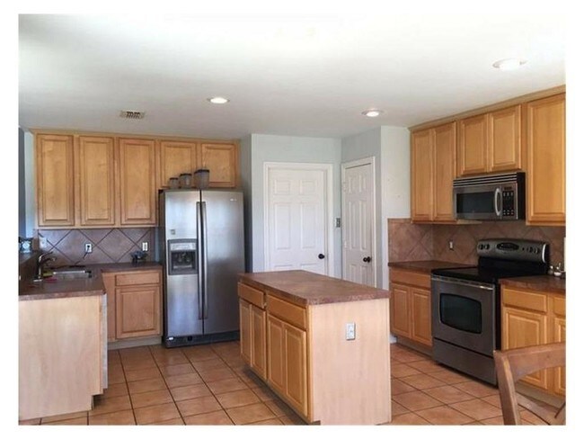 Building Photo - 5205 Parkplace Dr