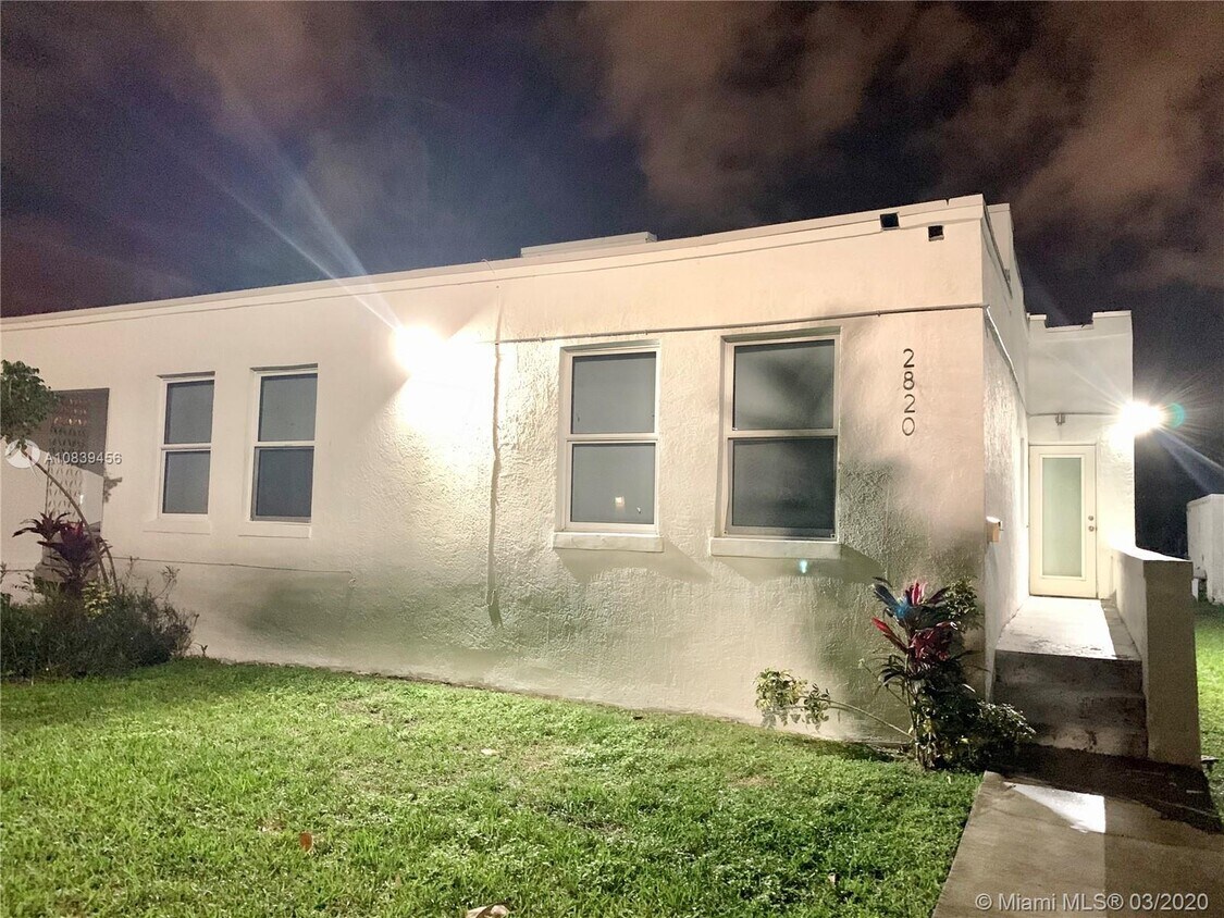 Primary Photo - 2820 SW 13th St