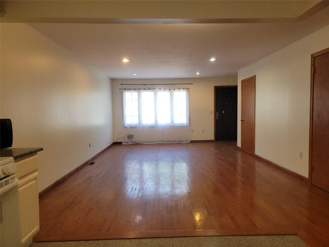 Foto del edificio - 10443 Springfield Blvd